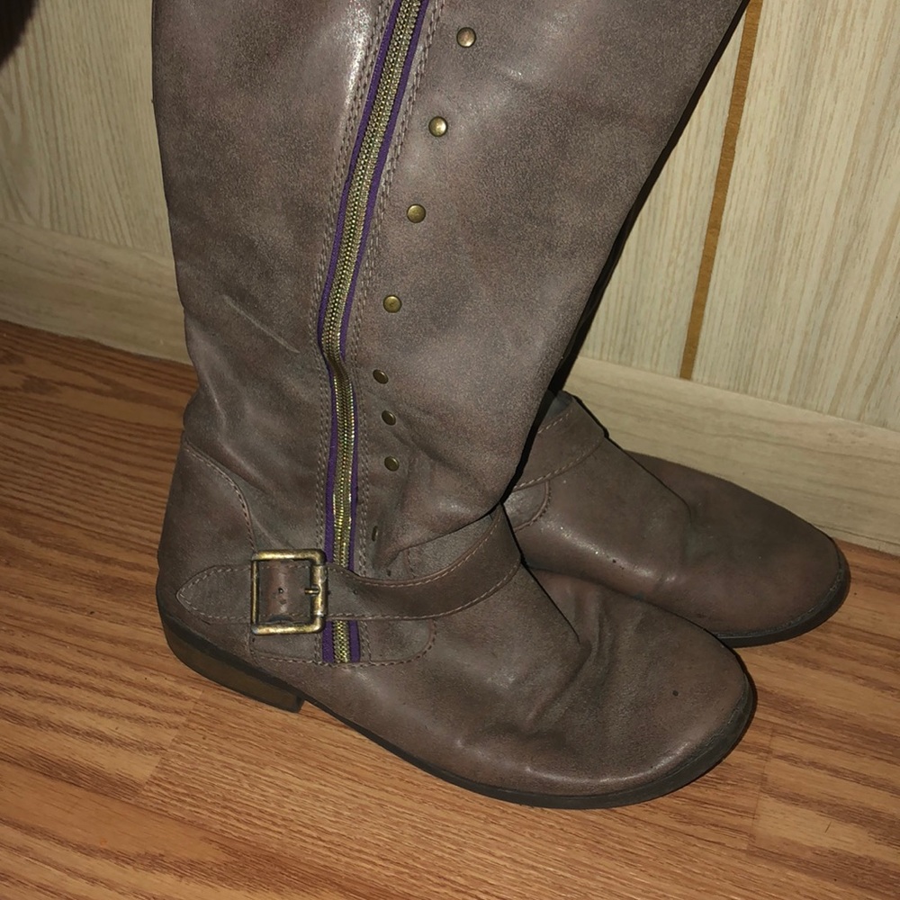Cute brown boots